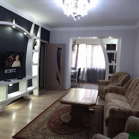 Apartment For You Tbilisi Eksteriør billede