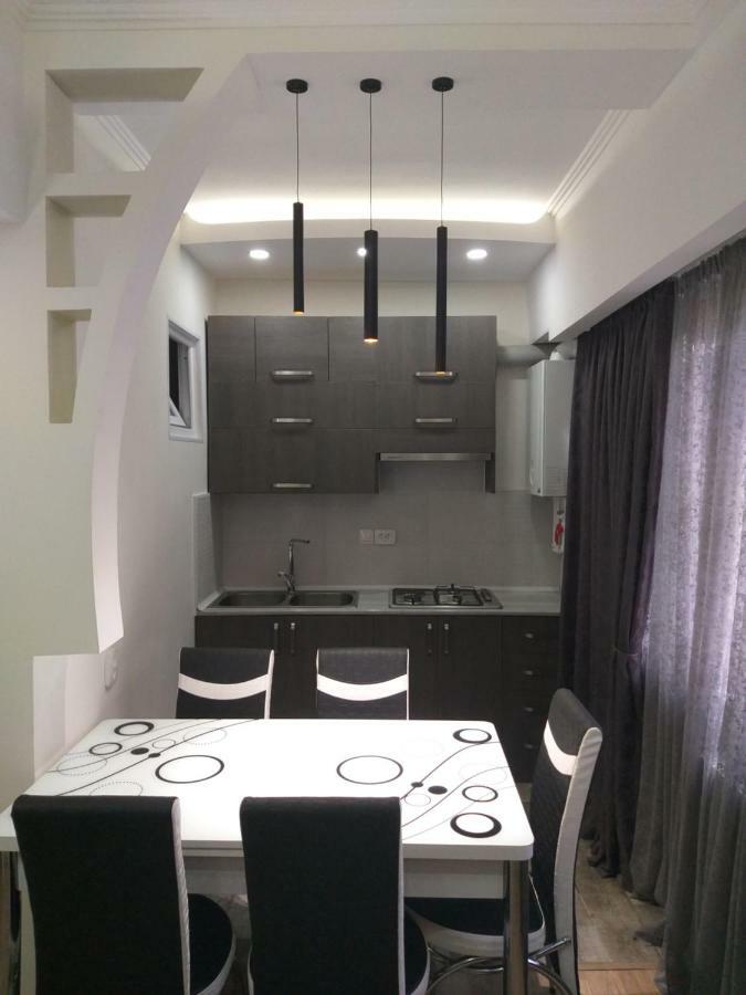 Apartment For You Tbilisi Eksteriør billede